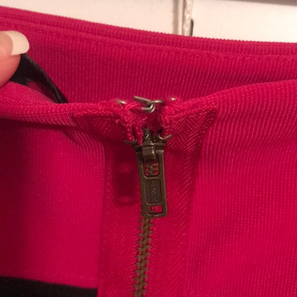 Black and pink striped mini skirt - Picture 4 of 5